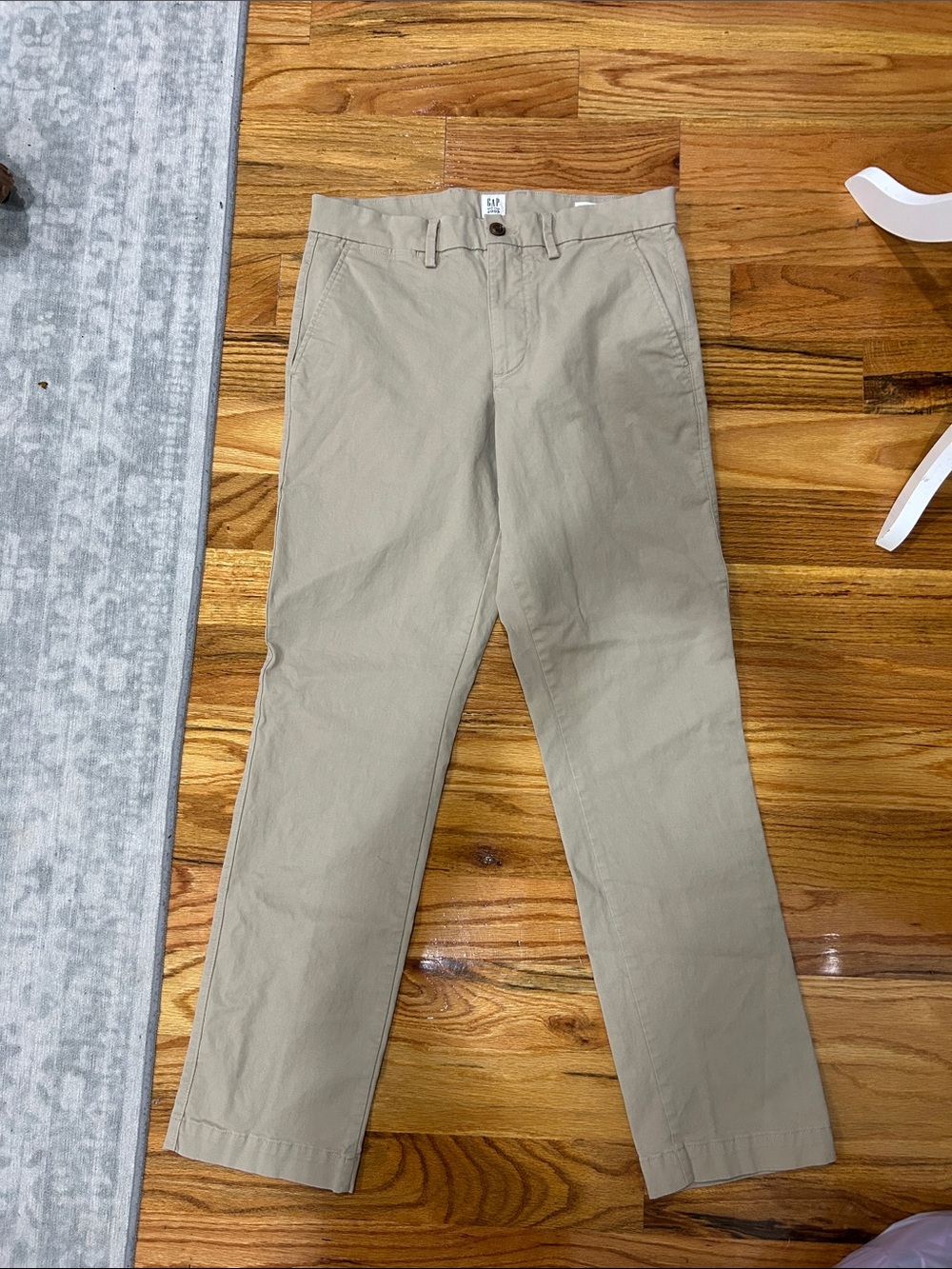 GAP Men's Khaki Straight-Leg Chinos 30x32